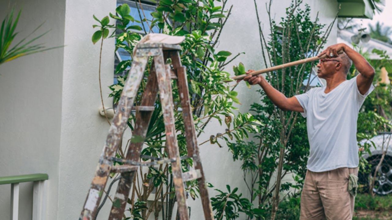6 Ways to Keep Up with Seasonal Home Maintenance