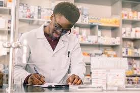Pharmacy Tech Duties: Roles, Tasks, and Workplace Expectations