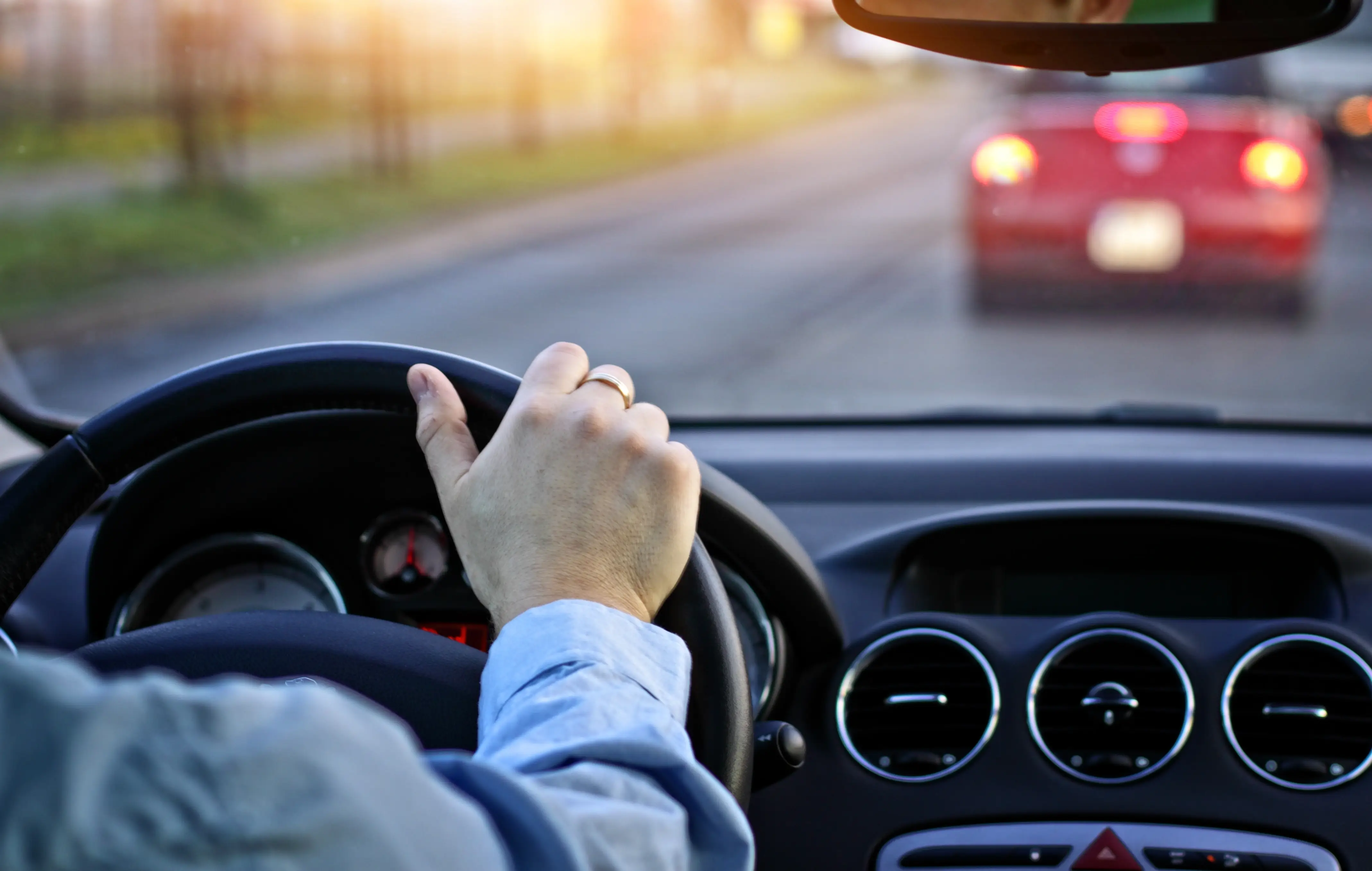How Do Automatic Driving Lessons Help New Drivers Learn Faster?